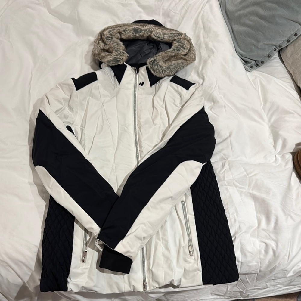 Obermeyer Black and White Hooded ski Jacket